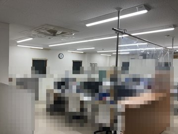 食品工場内に設置されたLED照明