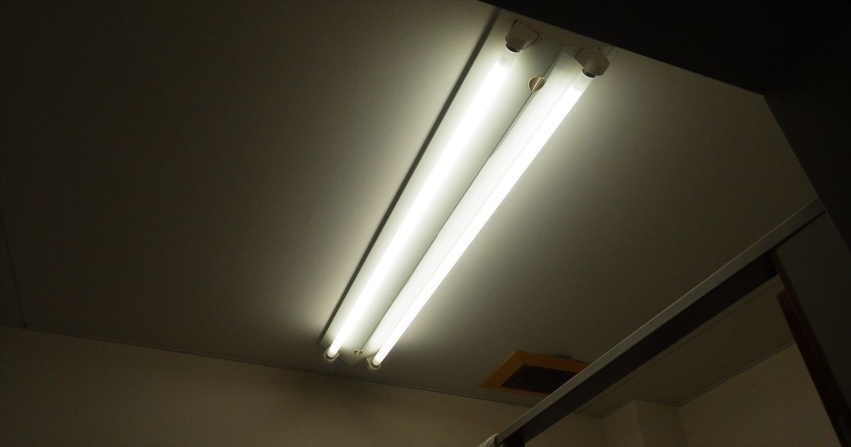 交換後点灯しているLED照明器具