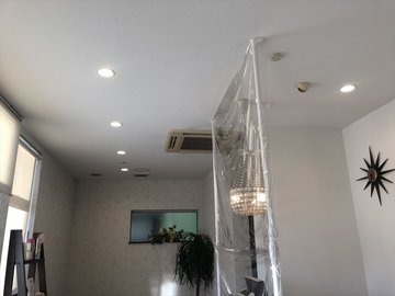 交換後の同じ部屋の天井照明