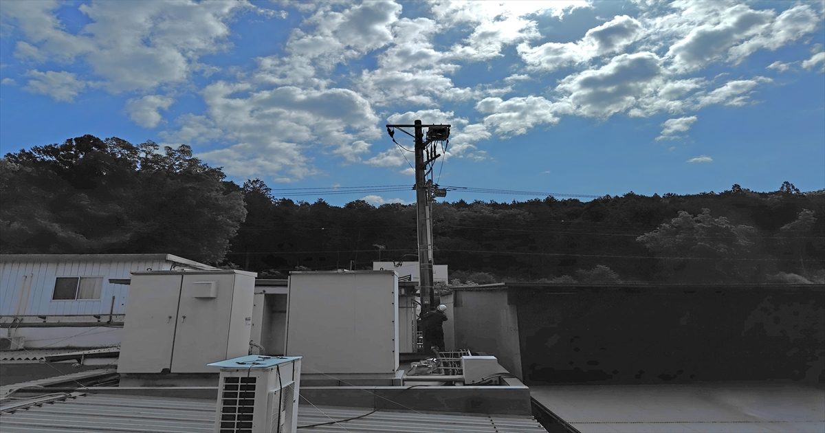 PAS更新前の電柱と周囲の建物