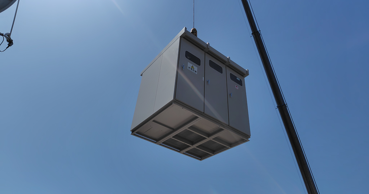 高圧受電設備（キュービクル外枠・トランス・高圧ケーブル・UAS）更新工事｜東京都 板橋区・ビル屋上